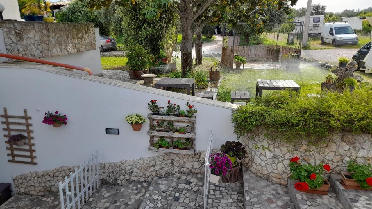 مبيت وإفطار ميليندونيو La Macchia المظهر الخارجي الصورة