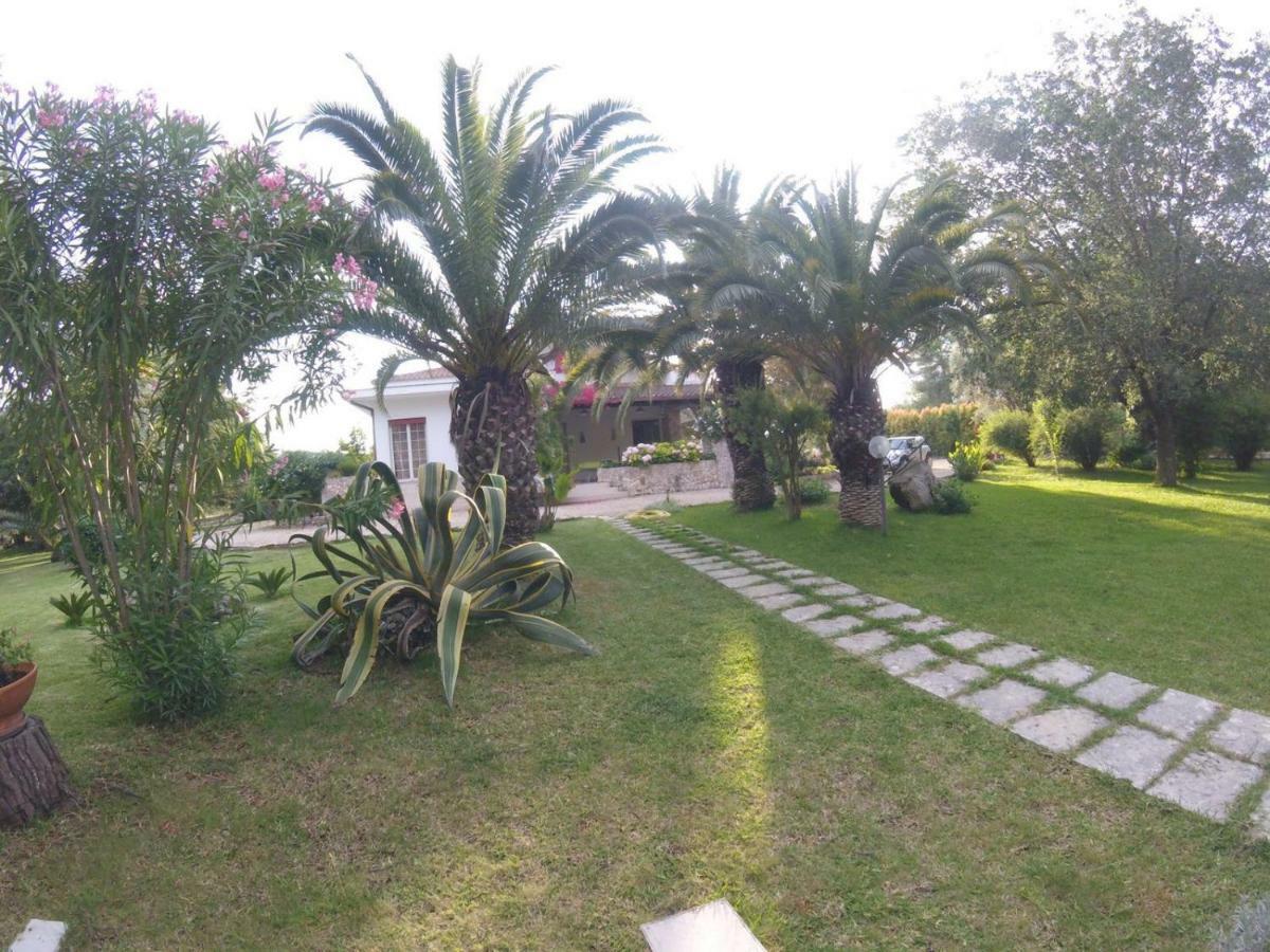 مبيت وإفطار ميليندونيو La Macchia المظهر الخارجي الصورة