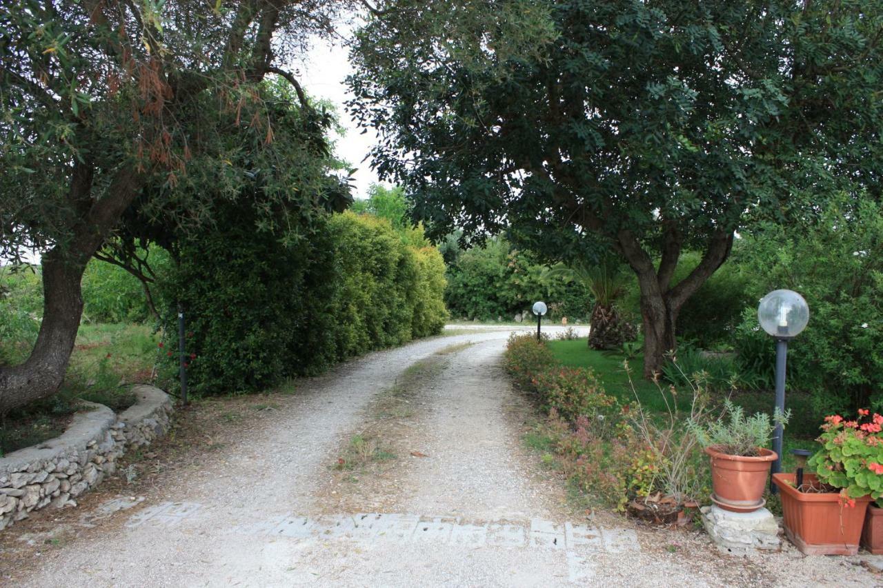 مبيت وإفطار ميليندونيو La Macchia المظهر الخارجي الصورة